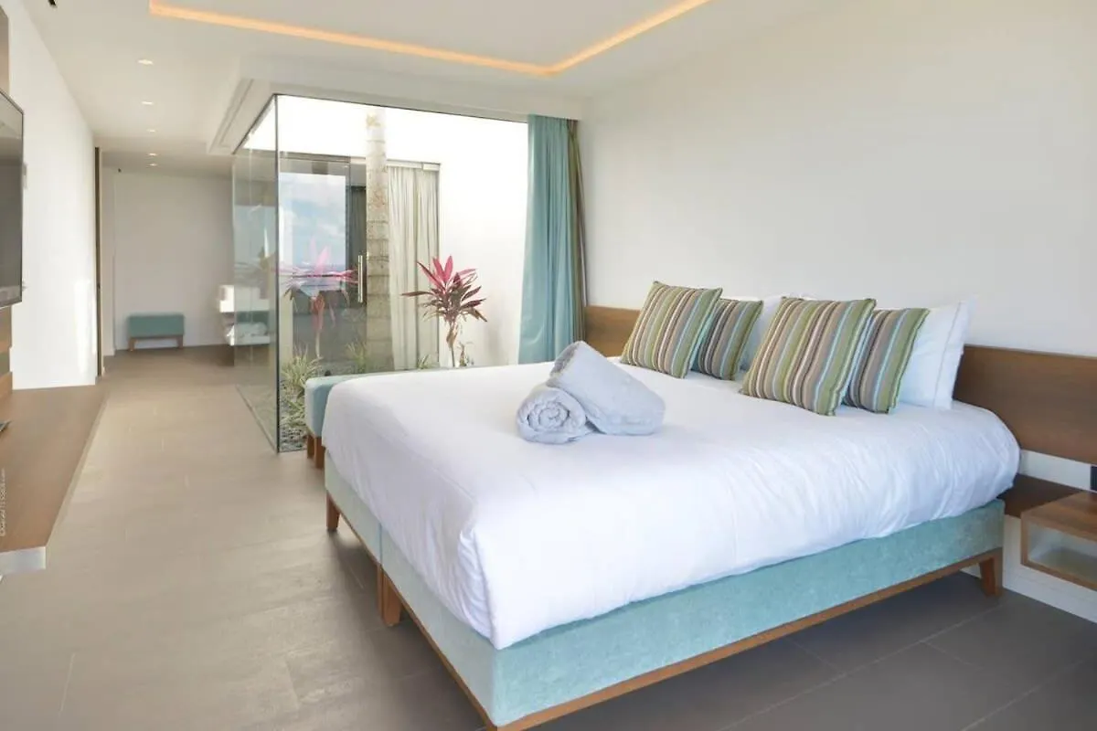 Lavish Villa with Overflow Pool 古斯塔维亚 0*,  圣巴泰勒米